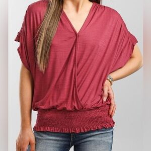 Daytrip sleeveless shirt size small